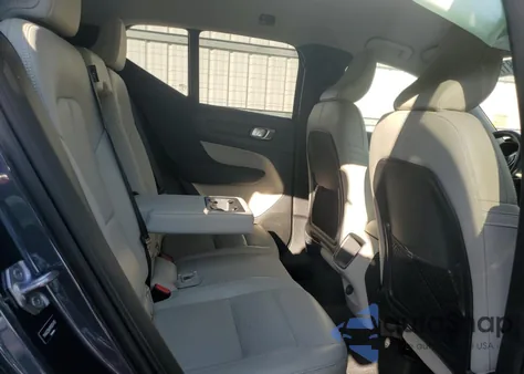 2021 Volvo Xc40 T4 Momentum z USA, uszkodzony, nr VIN YV4AC2HK4M2604185